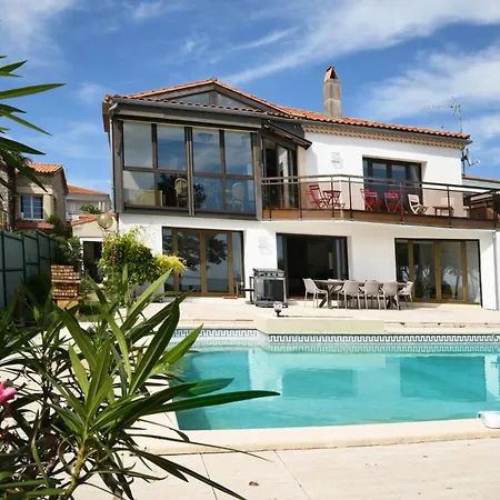 Avec Piscine Chauffee Et Magnifique Vue *