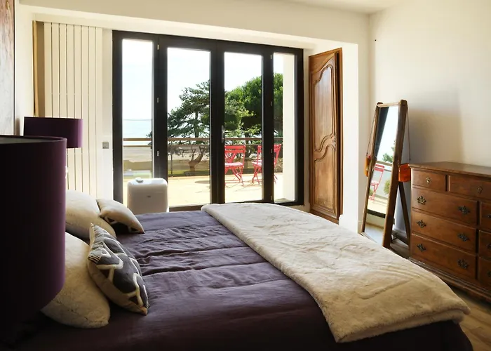 Avec Piscine Chauffee Et Magnifique Vue