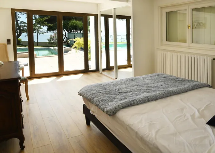 Avec Piscine Chauffee Et Magnifique Vue 鲁瓦扬