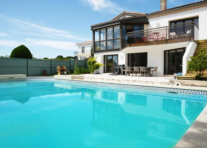 Avec Piscine Chauffee Et Magnifique Vue *