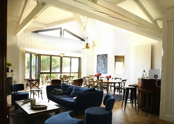 Avec Piscine Chauffee Et Magnifique Vue Villa