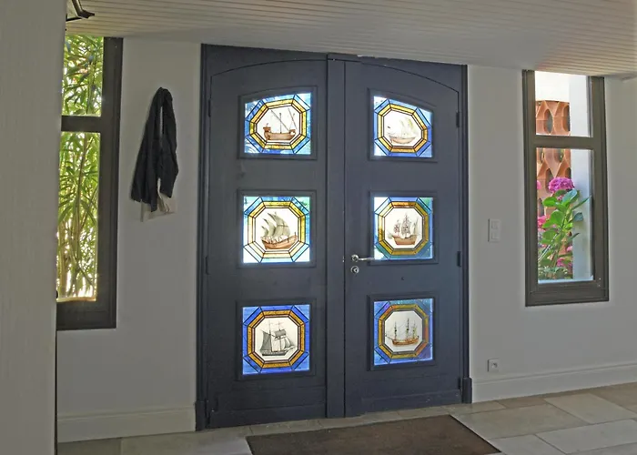 Avec Piscine Chauffee Et Magnifique Vue *