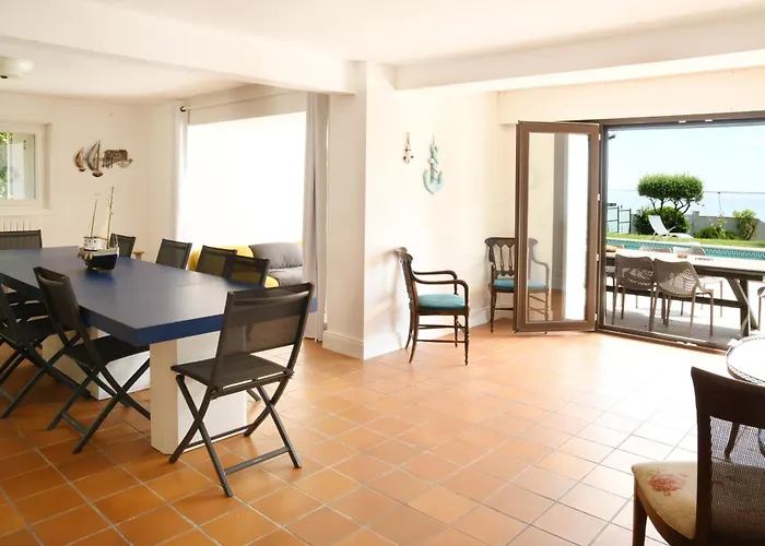 Avec Piscine Chauffee Et Magnifique Vue Villa