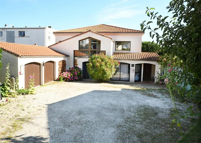 Villa Avec Piscine Chauffee Et Magnifique Vue Royan
