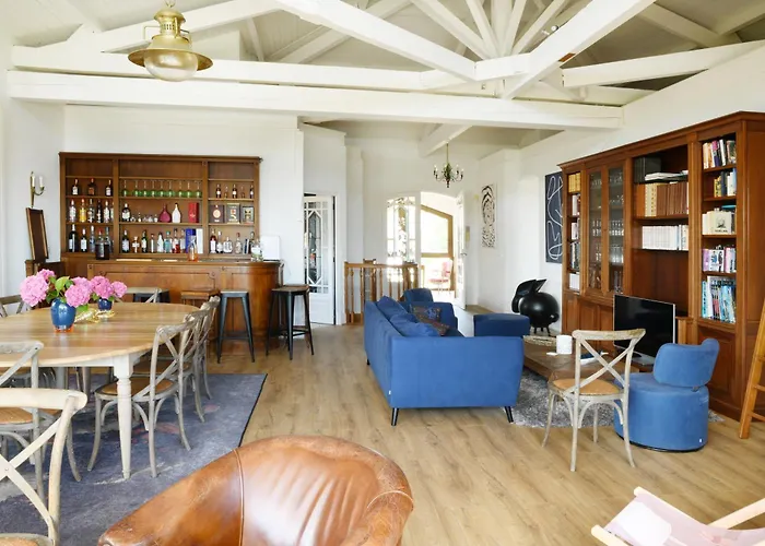 Avec Piscine Chauffee Et Magnifique Vue *