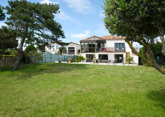 Villa Avec Piscine Chauffee Et Magnifique Vue