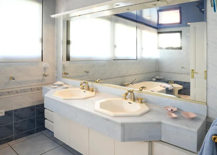 Avec Piscine Chauffee Et Magnifique Vue Villa *